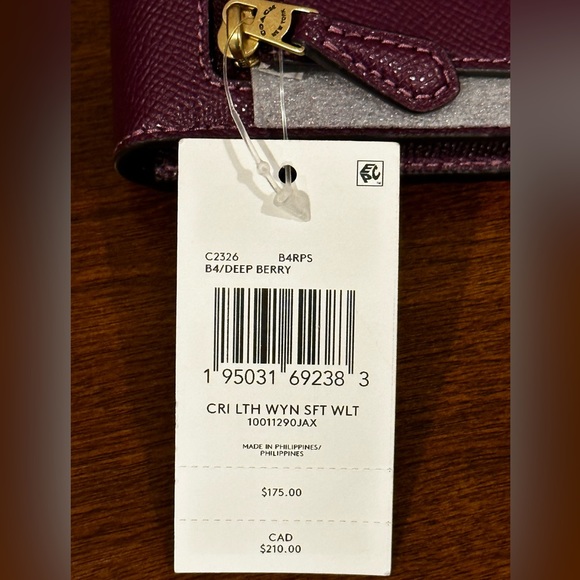 COACH WYN SOFT WALLET - NWT - Picture 6 of 10